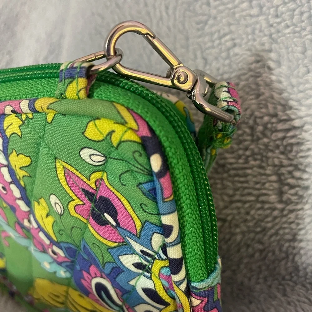 Vera Bradley “Emerald Paisley”Retired all in one Wristlet